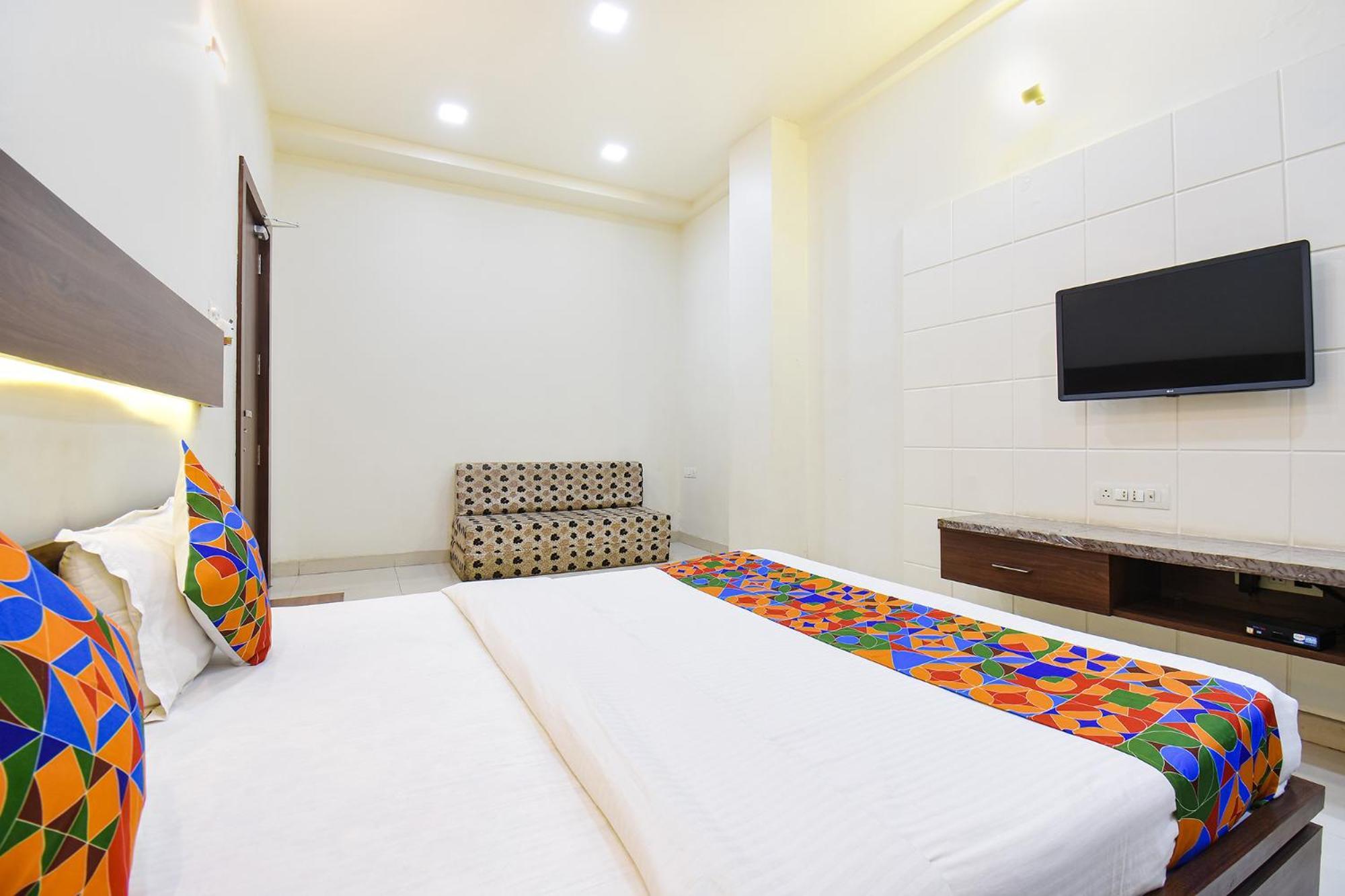 Fabhotel Royal Suits - Nr Mahadji Shinde Chhatri Mundhwa Экстерьер фото