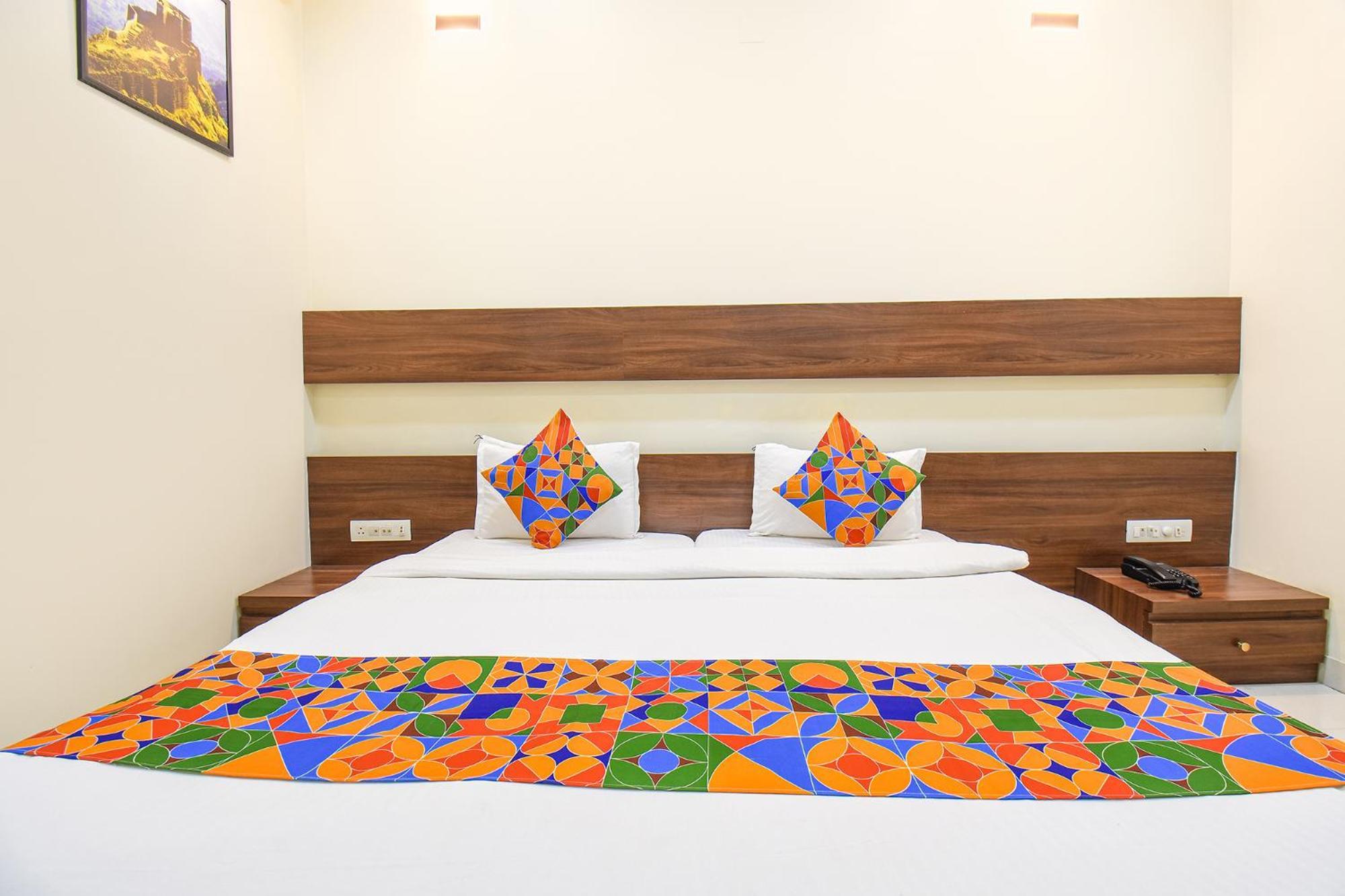 Fabhotel Royal Suits - Nr Mahadji Shinde Chhatri Mundhwa Экстерьер фото