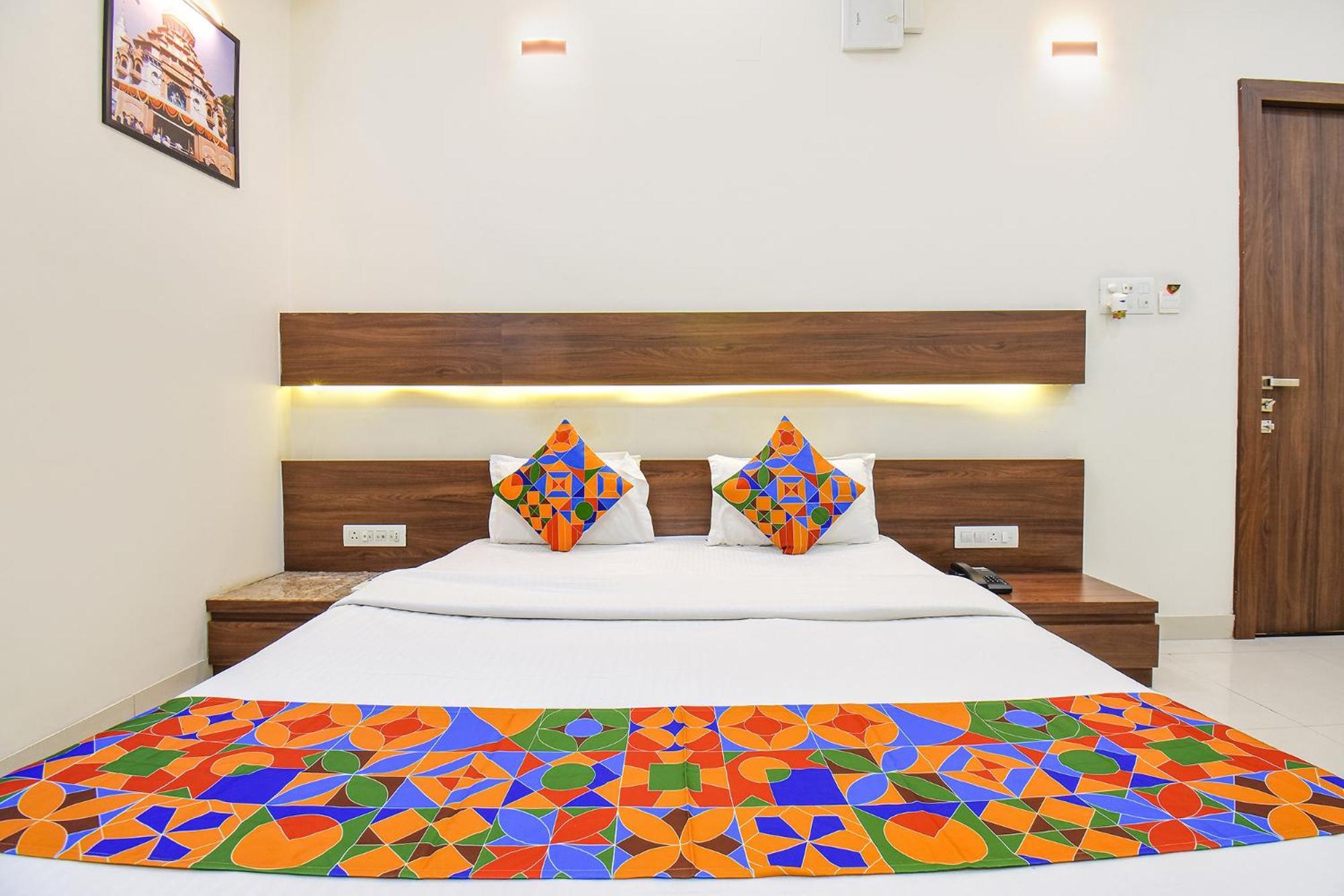Fabhotel Royal Suits - Nr Mahadji Shinde Chhatri Mundhwa Экстерьер фото