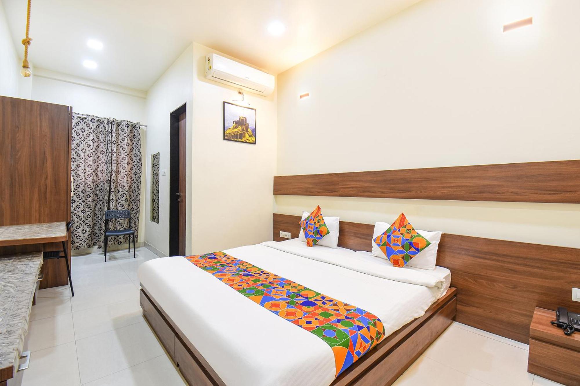 Fabhotel Royal Suits - Nr Mahadji Shinde Chhatri Mundhwa Экстерьер фото