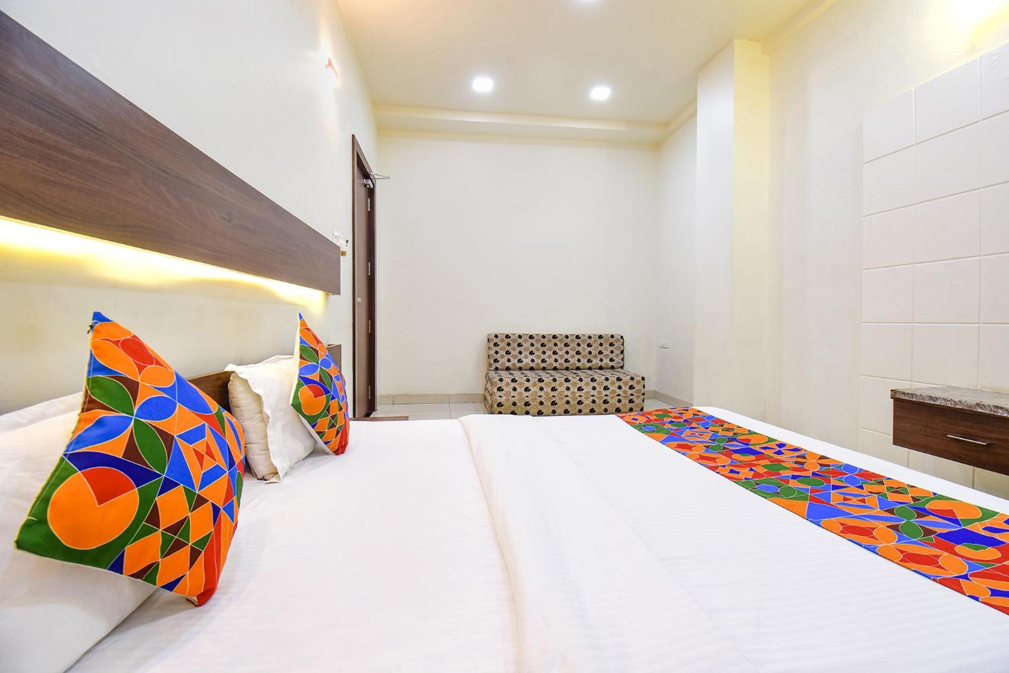 Fabhotel Royal Suits - Nr Mahadji Shinde Chhatri Mundhwa Экстерьер фото