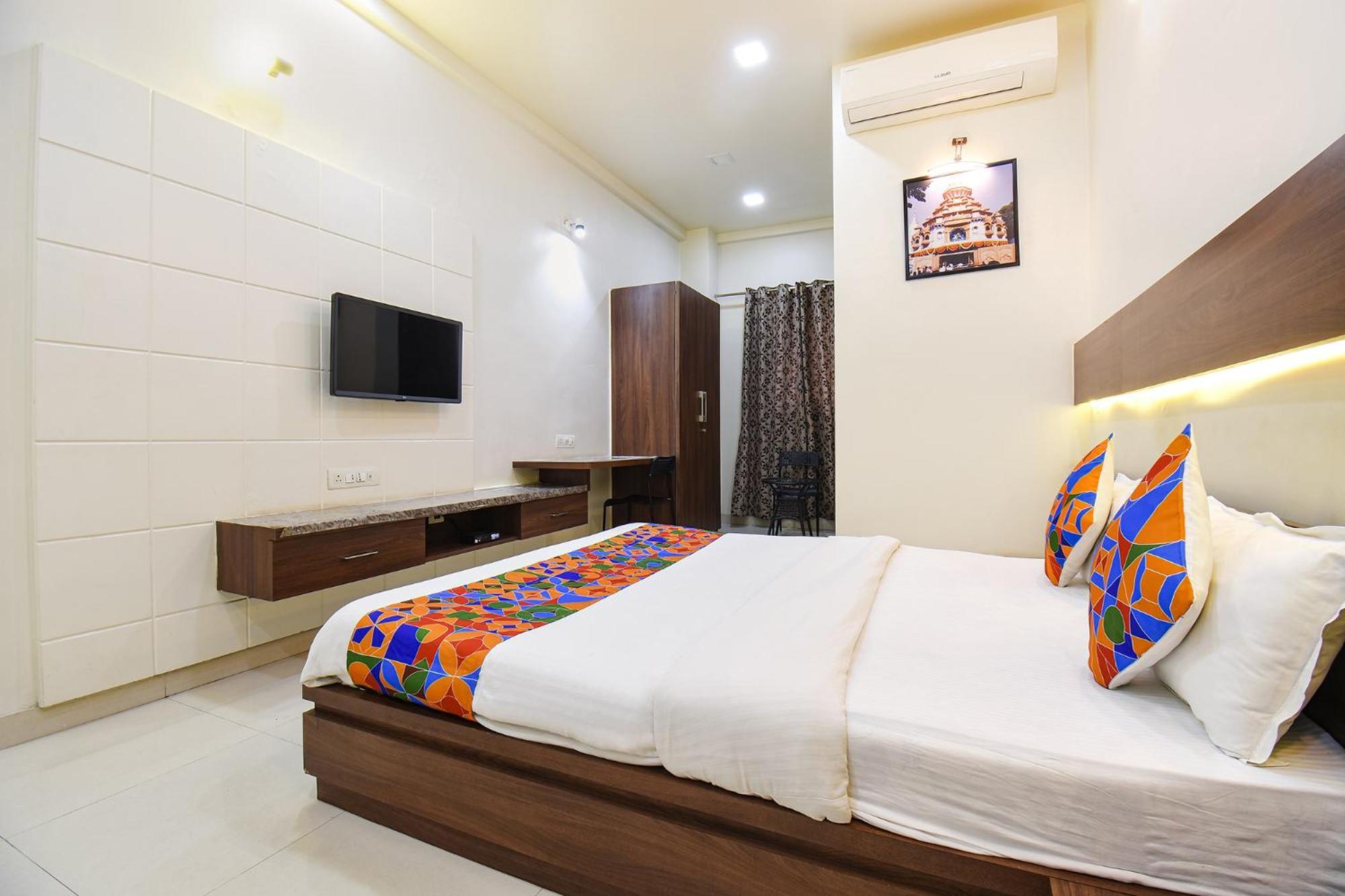 Fabhotel Royal Suits - Nr Mahadji Shinde Chhatri Mundhwa Экстерьер фото